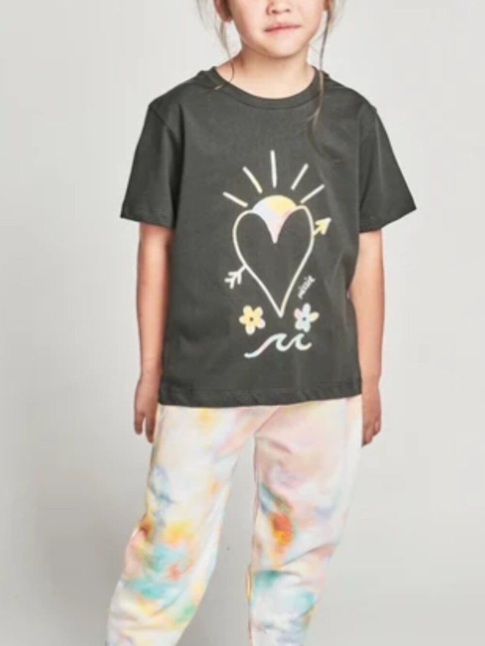 Missie Munster Rainbow Heart SS Tee 100% Cotton. 6  ** read**